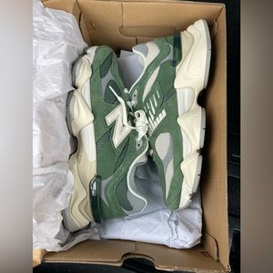 NEW New Balance 9060